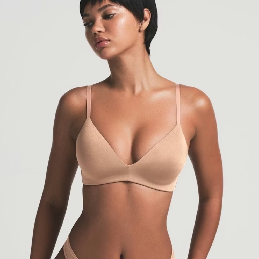SKIMS NWT Wireless Form T-Shirt Bra Sienna Nude Size 32D Padded
